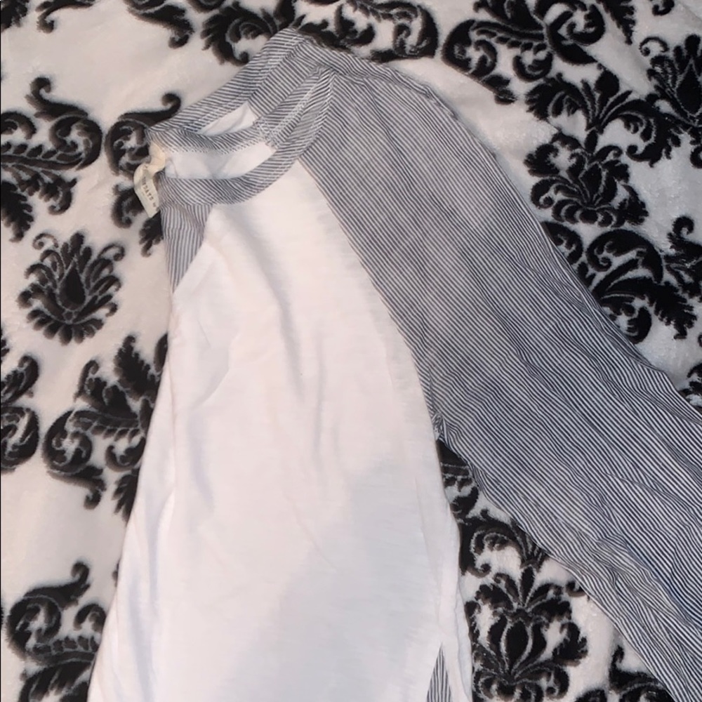 Longe sleeve baseball style shirt